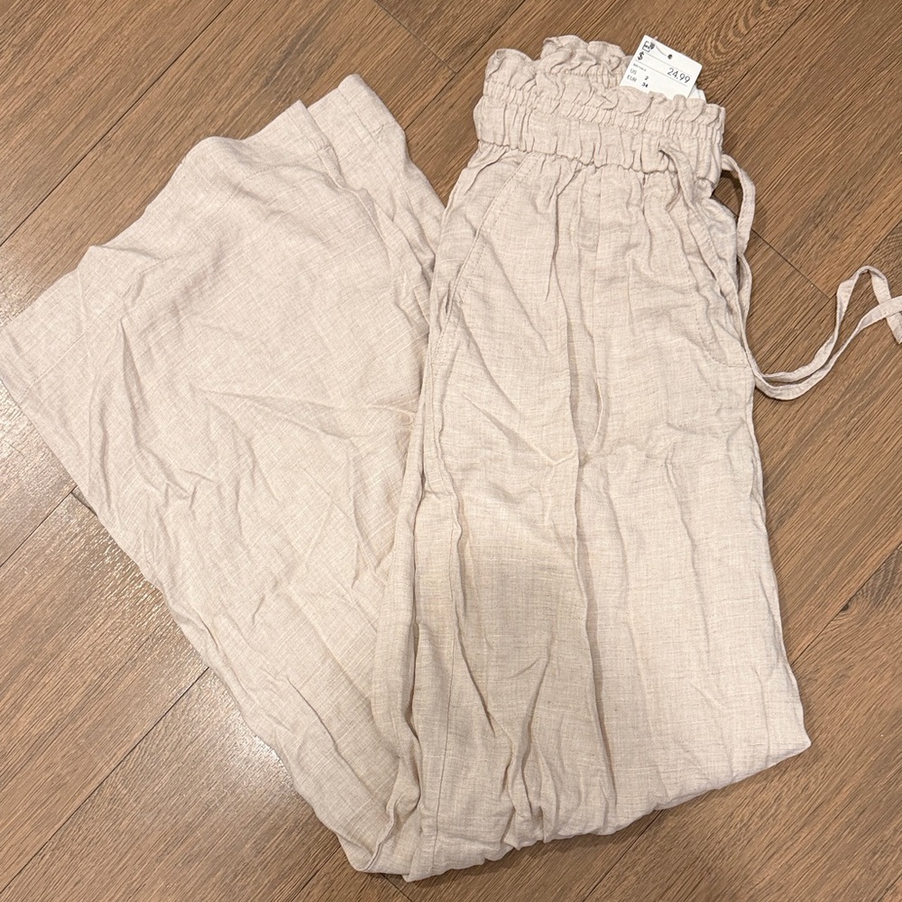 H&M Relaxed Paperbag Waist Wide-Leg Pants in Light Beige